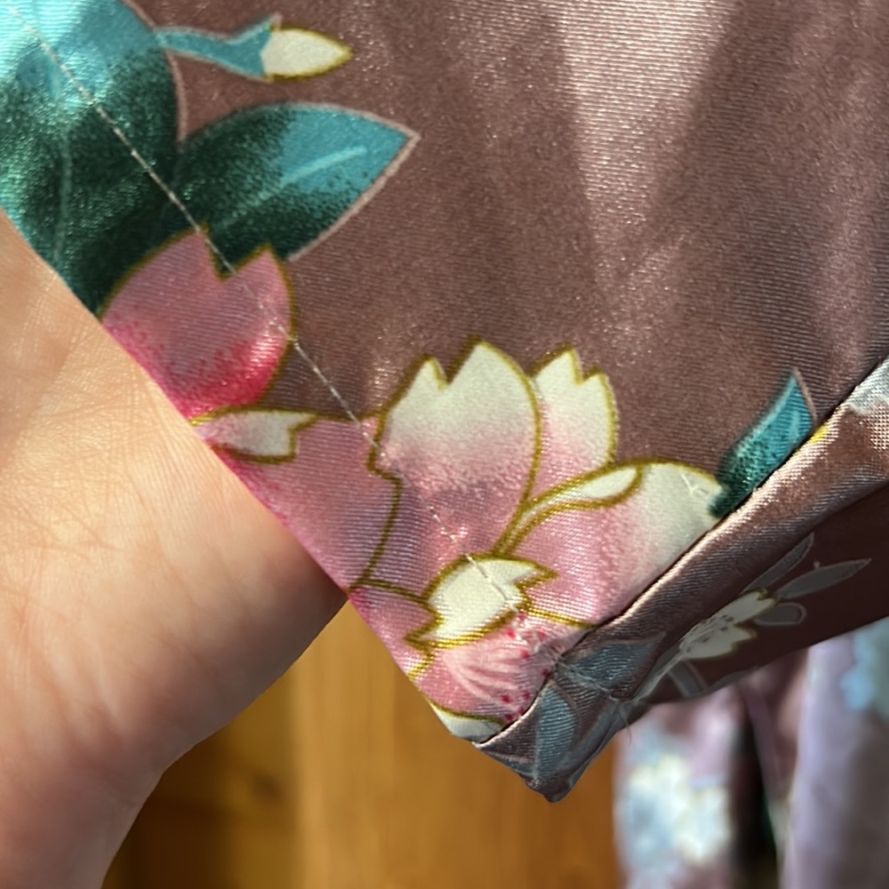 Silky Robe - Picture 4 of 6